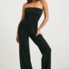 Jumpsuit i grovstrikket bandeau med utvidet ben i svart
