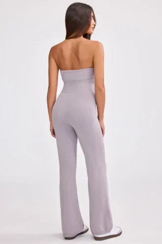 Jumpsuit i grovstrikket bandeau med utvidet bukseben i støvete lavendel