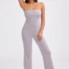 Jumpsuit i grovstrikket bandeau med utvidet bukseben i støvete lavendel