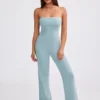 Jumpsuit i grovstrikket bandeau-modell med utvidet ben i støvete blågrønn