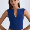 Kadie kort topp med åpen front i True Navy