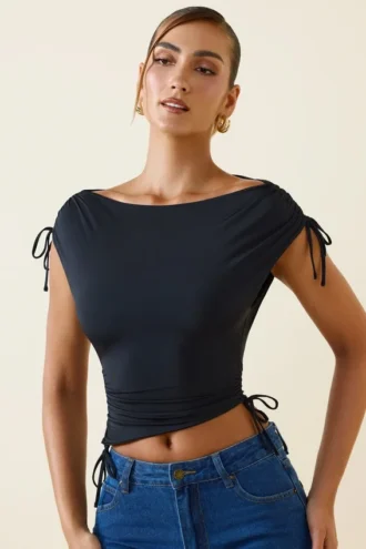 Kaede asymmetrisk crop-top med rynket rygg i svart