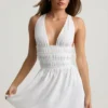 Kaelis Plunge Cross-Back minikjole i hvitt