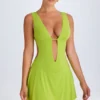 Kalista Plunge Cut-Out minikjole i limegrønn