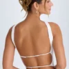 Khai bandeau-top med choker-detaljer i hvitt