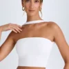 Khai bandeau-top med choker-detaljer i hvitt
