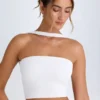 Khai bandeau-top med choker-detaljer i hvitt