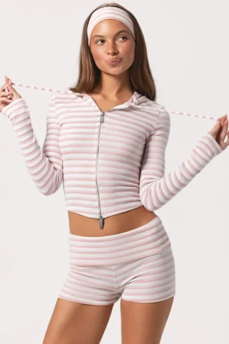 Kort hettegenser i ribbet jersey med rosa striper