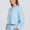 Kort strikket cardigan i pudderblått