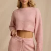 Kort strikket genser i ribbestrikk i Blush Pink