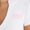 Kort T-skjorte i stretch-bomullsjersey med grafisk trykk i hvit