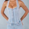 Lalita knappet playsuit med halterneck i lys denim