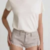 Lanori lavt sittende hotpants i ecru