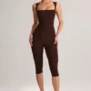 Luma Modal Bodycon Capri-jumpsuit med firkantet hals i sjokoladebrun