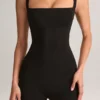 Luma Modal Bodycon Capri-jumpsuit med firkantet hals i svart