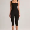 Luma Modal Bodycon Capri-jumpsuit med firkantet hals i svart