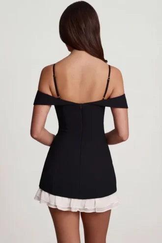 Maelie Off-Shoulder Ruffle A-Line minikjole i svart