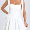 Marianna Ruched Corset Minikjole i hvitt