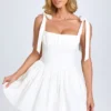 Marianna Ruched Corset Minikjole i hvitt