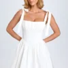Marianna Ruched Corset Minikjole i hvitt
