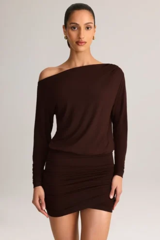 Mira Modal Off-Shoulder Wrap Minikjole i sjokoladebrun