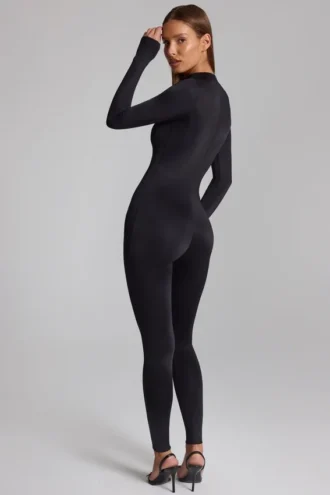 Musa langermet jumpsuit med høy hals i svart