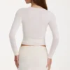 Myk strikket wrap-top i elfenben