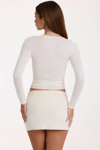 Myk strikket wrap-top i elfenben