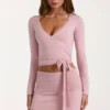 Myk strikket wrap-top i rosa