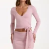 Myk strikket wrap-top i rosa
