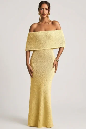 Naia Bouclé off-shoulder maxikjole i gult