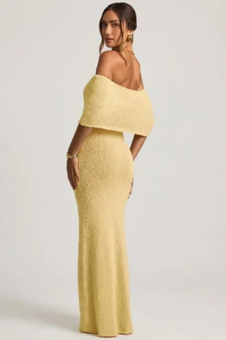 Naia Bouclé off-shoulder maxikjole i gult