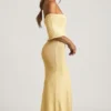 Naia Bouclé off-shoulder maxikjole i gult