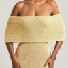 Naia Bouclé off-shoulder maxikjole i gult