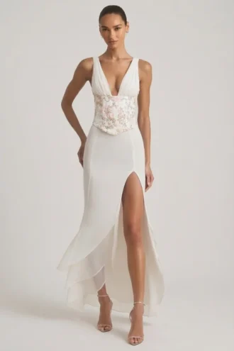 Nathalia Embellished Plunge Ruffled Corset Maxikjoler i elfenben