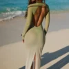 Naura gjennomsiktig maxikjole med åpen rygg i olivengrønn