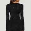 Nevina pyntet asymmetrisk bodycon-minikjole i svart