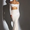 Adele Velvet Off-Shoulder Ruched Crop Top i elfenben
