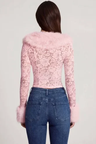Noemy gjennomsiktig blonder-cardigan med fuskepels-kant i rosa