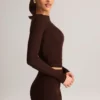 Noor Modal høye bodycon-shorts i sjokoladebrun