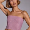 Odetta pyntet, stroppeløs crop-top i lyserosa