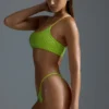 Oh Polly Badetøy: HOTFIX Edition pyntet bandeau-bikinitopp med én skulder i Acid Lime