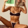 Old Money bikinitopp med åpen rygg i svart