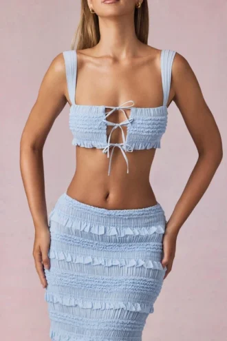Ottilie Ruffle Tie-Front Crop Top i Powder Blue