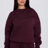 Oversized genser med rund hals i burgunder