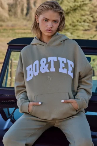 Oversized hettegenser i myk oliven