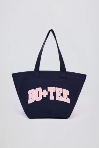 Oversized totebag i klassisk marineblå