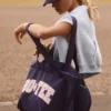 Oversized totebag i klassisk marineblå