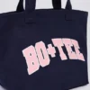 Oversized totebag i klassisk marineblå