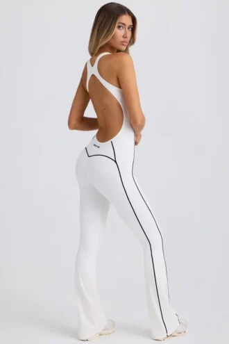 Petite Soft Active jumpsuit med åpen rygg i hvitt